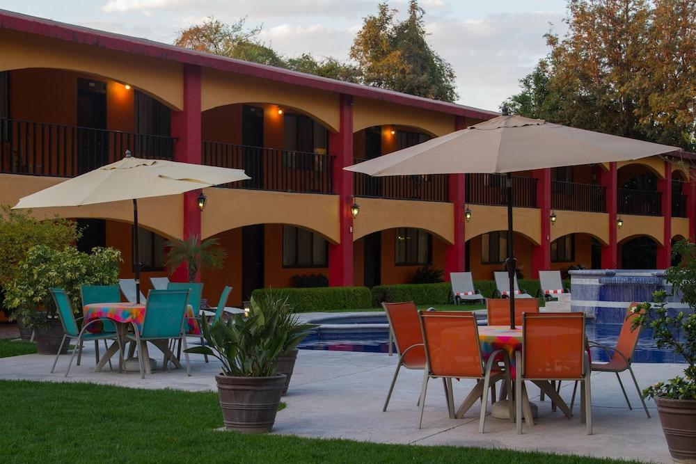 Hotel La Gloria De Calvillo Extérieur photo