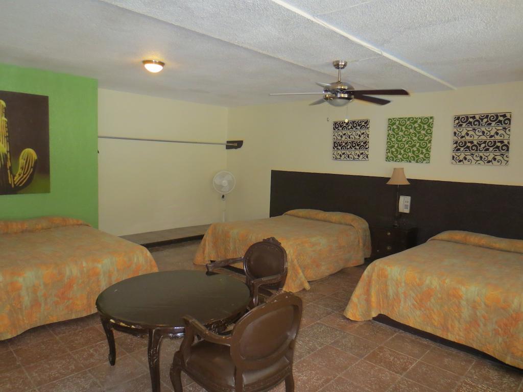 Hotel La Gloria De Calvillo Extérieur photo