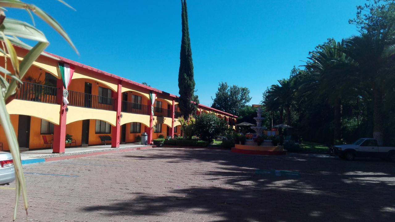 Hotel La Gloria De Calvillo Extérieur photo