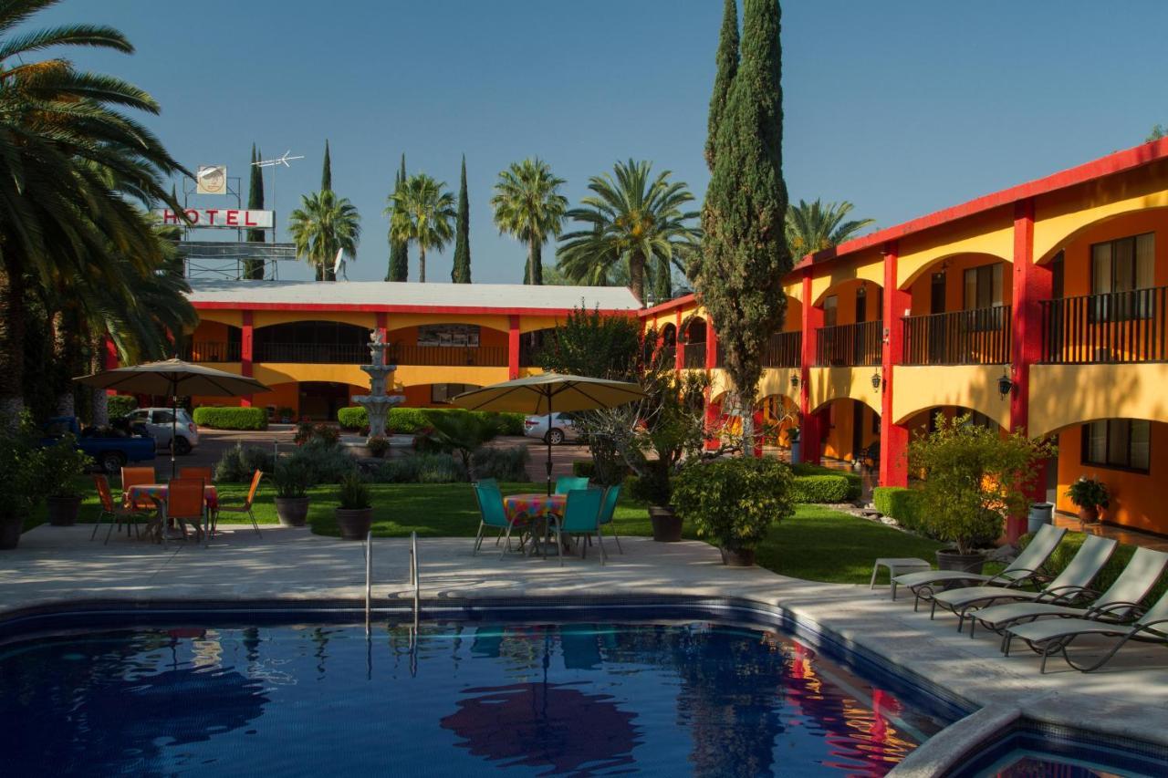Hotel La Gloria De Calvillo Extérieur photo